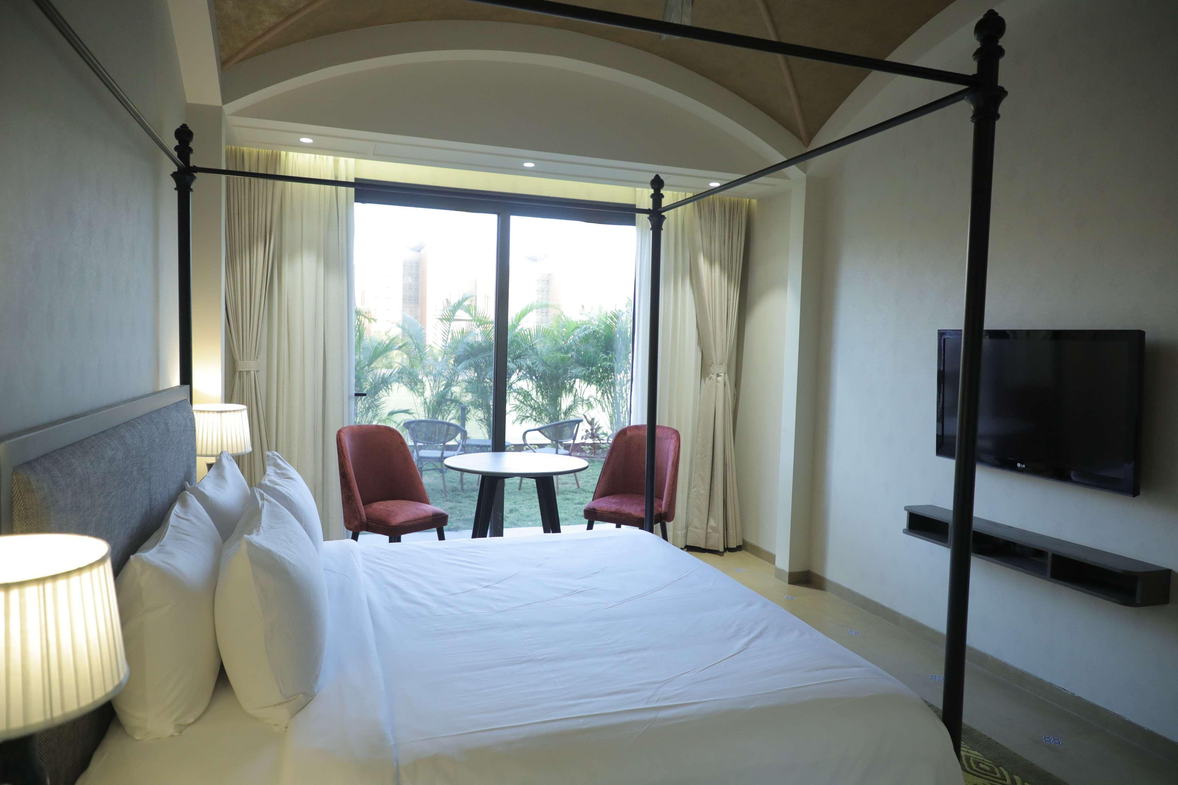 Gāndhīdhām Radisson Resort & Spa Kandla מראה חיצוני תמונה