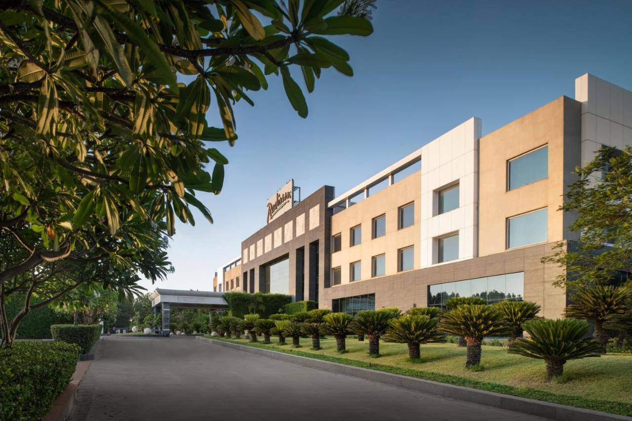 Gāndhīdhām Radisson Resort & Spa Kandla מראה חיצוני תמונה