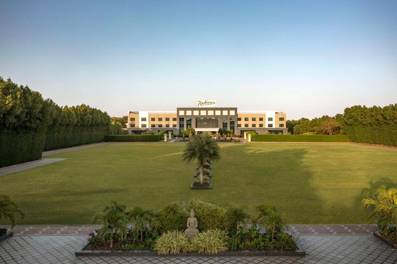 Gāndhīdhām Radisson Resort & Spa Kandla מראה חיצוני תמונה