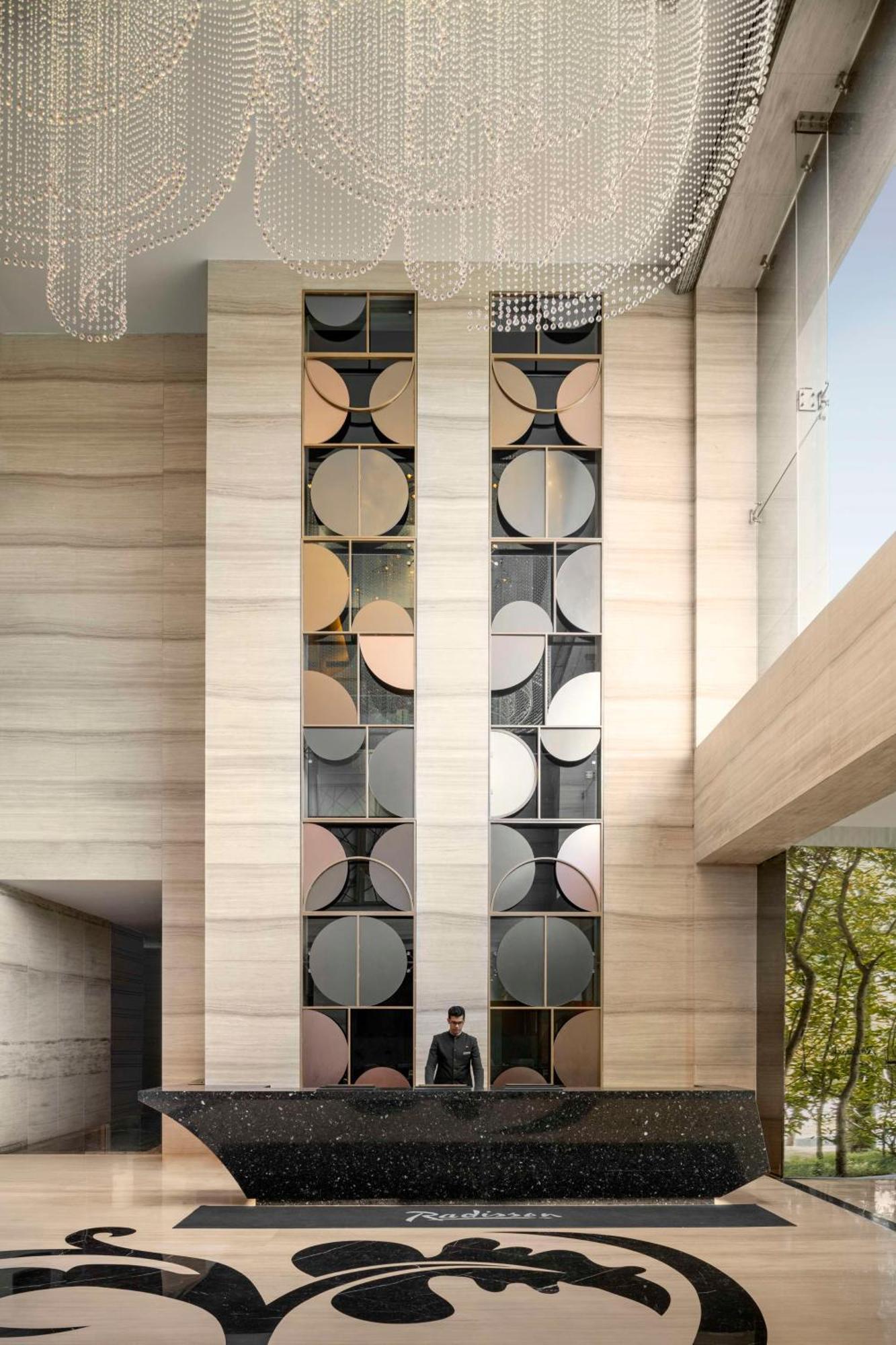 Gāndhīdhām Radisson Resort & Spa Kandla מראה חיצוני תמונה