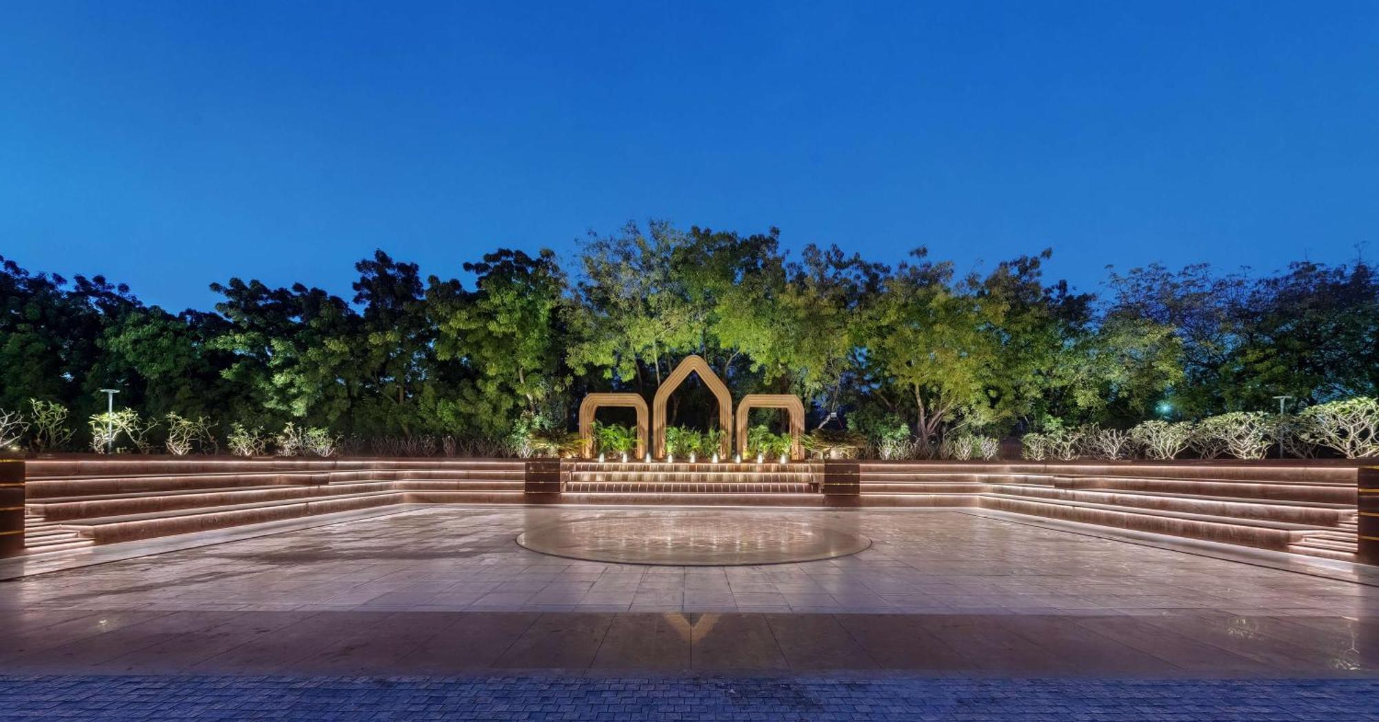 Gāndhīdhām Radisson Resort & Spa Kandla מראה חיצוני תמונה