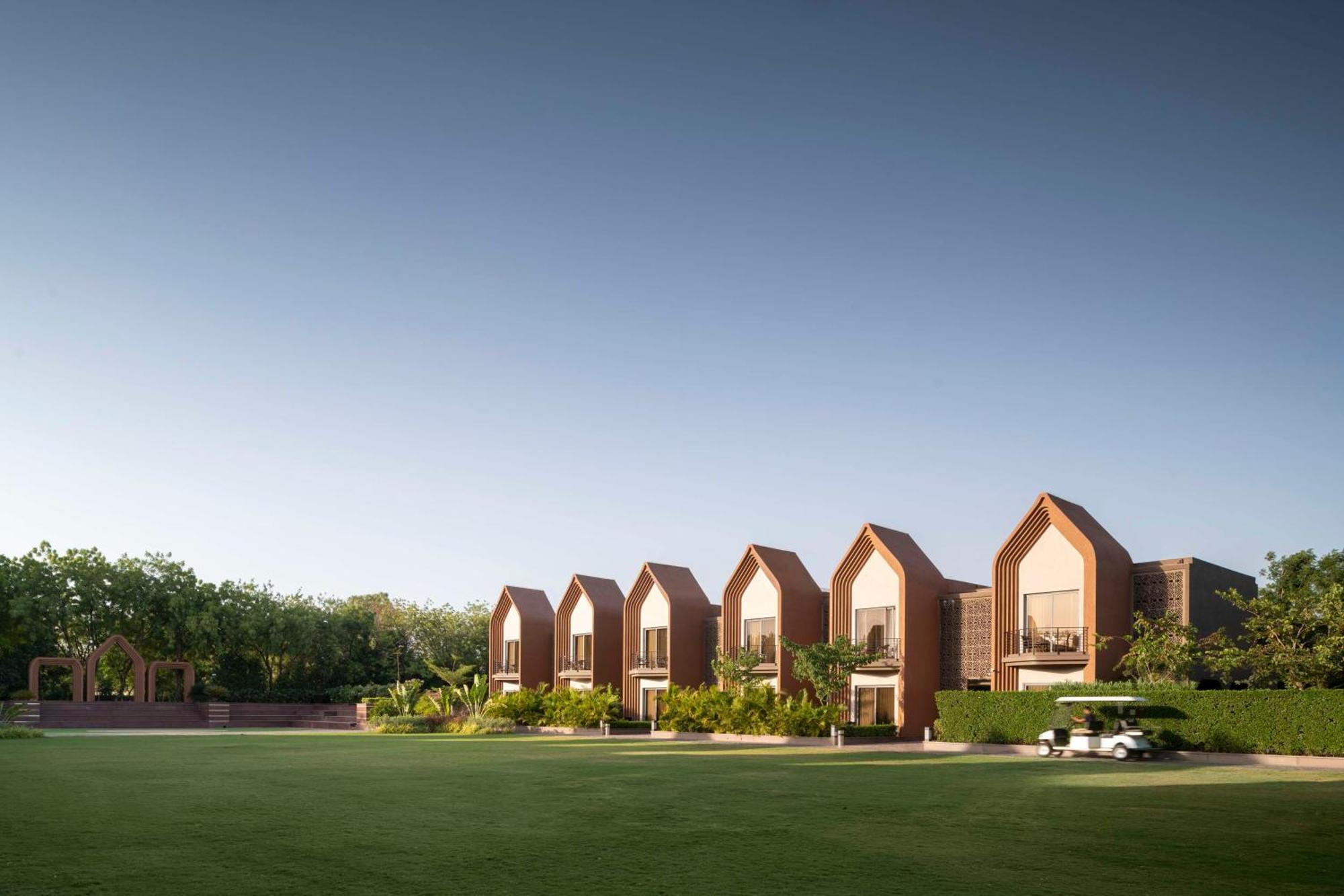 Gāndhīdhām Radisson Resort & Spa Kandla מראה חיצוני תמונה